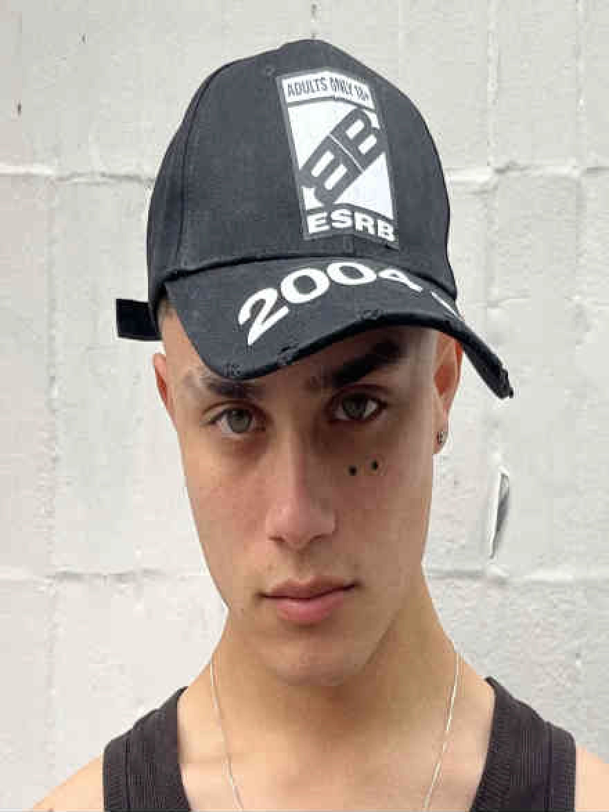 BLACK +18 CAP