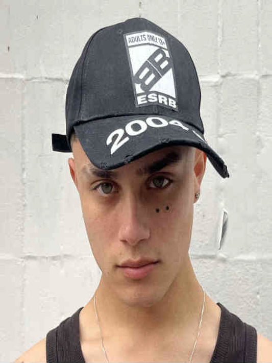 BLACK +18 CAP